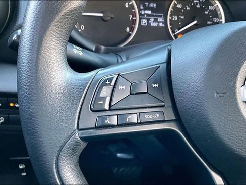 Used 2024 Nissan Kicks S image 18