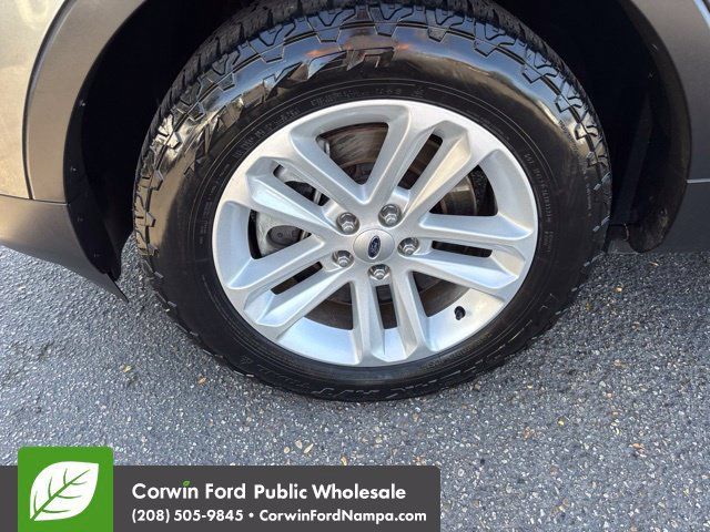 Used 2014 Ford Explorer XLT w/ Equipment Group 202A AWD/4WD image 9
