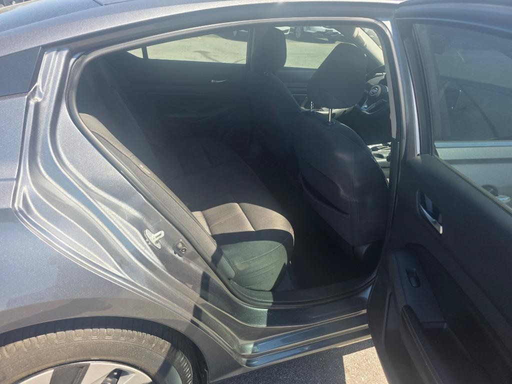 Used 2019 Nissan Altima 2.5 S FWD image 11