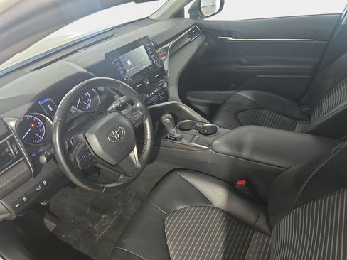 Used 2022 Toyota Camry SE FWD image 13