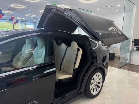 Used 2020 Tesla Model X AWD/4WD image 16