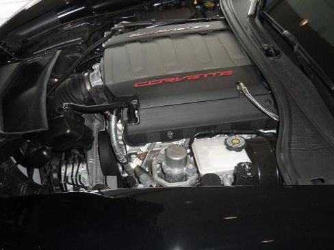 Used 2014 Chevrolet Corvette w/ 3LT Preferred Equipment Group image 24