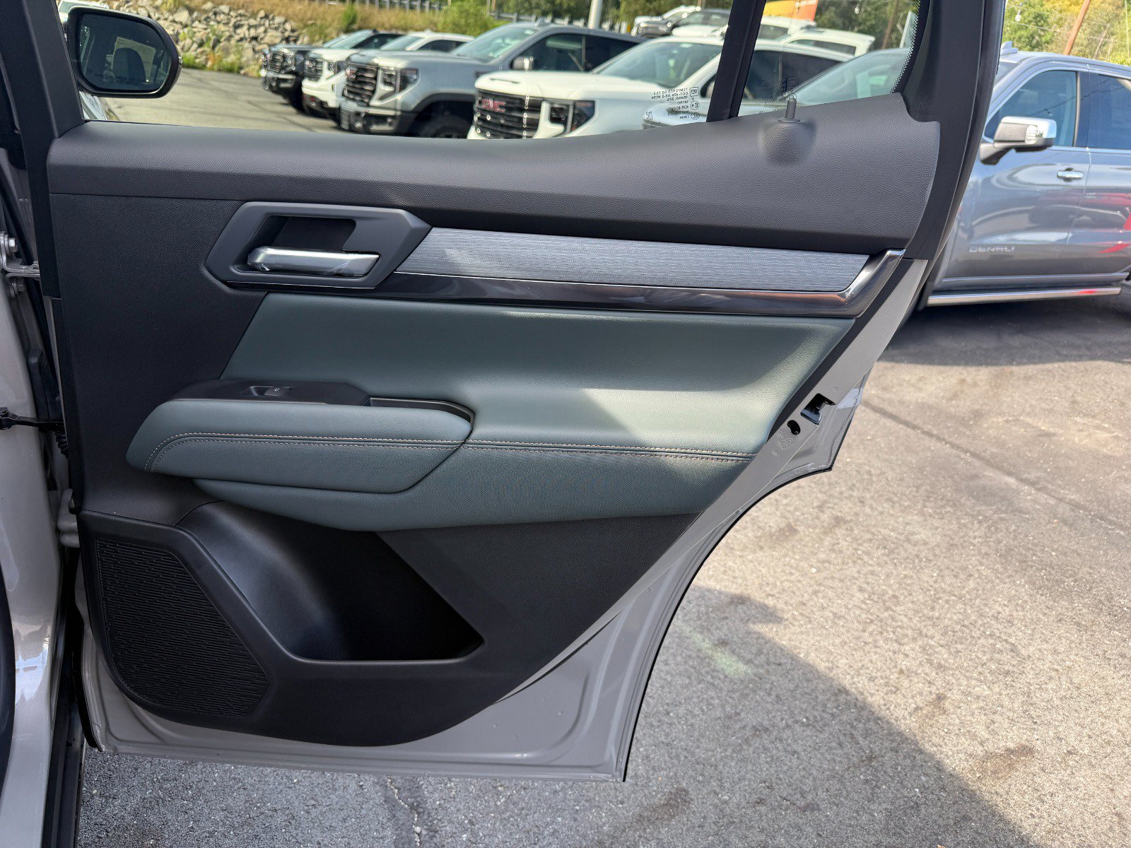 New 2027 GMC Terrain AT4 AWD/4WD image 21