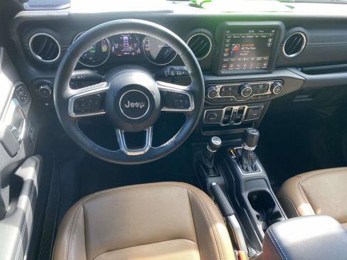 Used 2022 Jeep Wrangler Unlimited Sahara w/ Cold Weather Group image 19