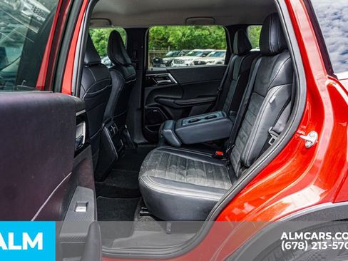 Used 2025 Mitsubishi Outlander SE FWD image 21