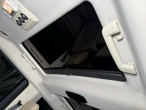 Used 2016 Land Rover LR4 HSE AWD/4WD image 17