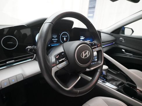 Used 2024 Hyundai Elantra Limited FWD image 8
