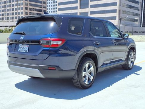 Used 2023 Honda Pilot EX-L image 4