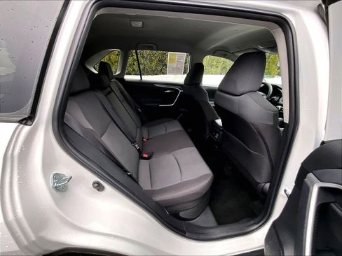 Used 2025 Toyota RAV4 XLE image 16