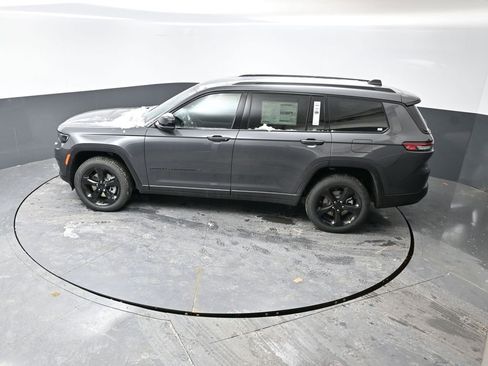 New 2025 Jeep Grand Cherokee L Limited image 35