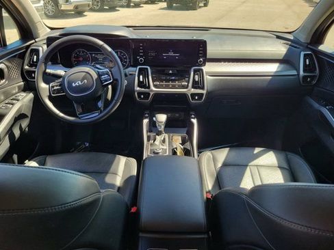 Used 2022 Kia Sorento S image 16