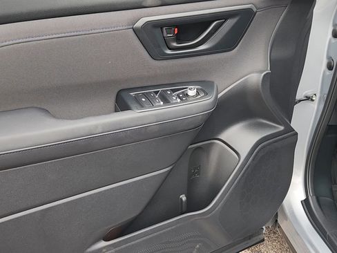 Used 2025 Subaru Forester Premium image 18