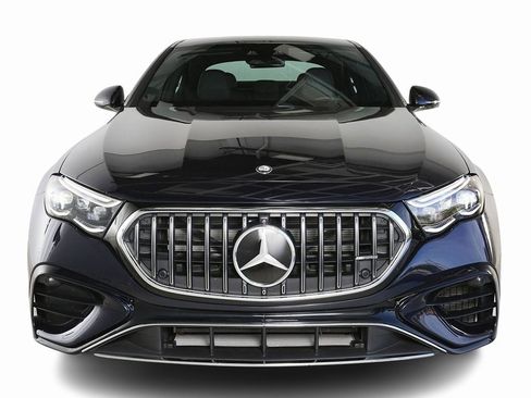 Used 2025 Mercedes-Benz E 53 AMG e 4MATIC Sedan image 2