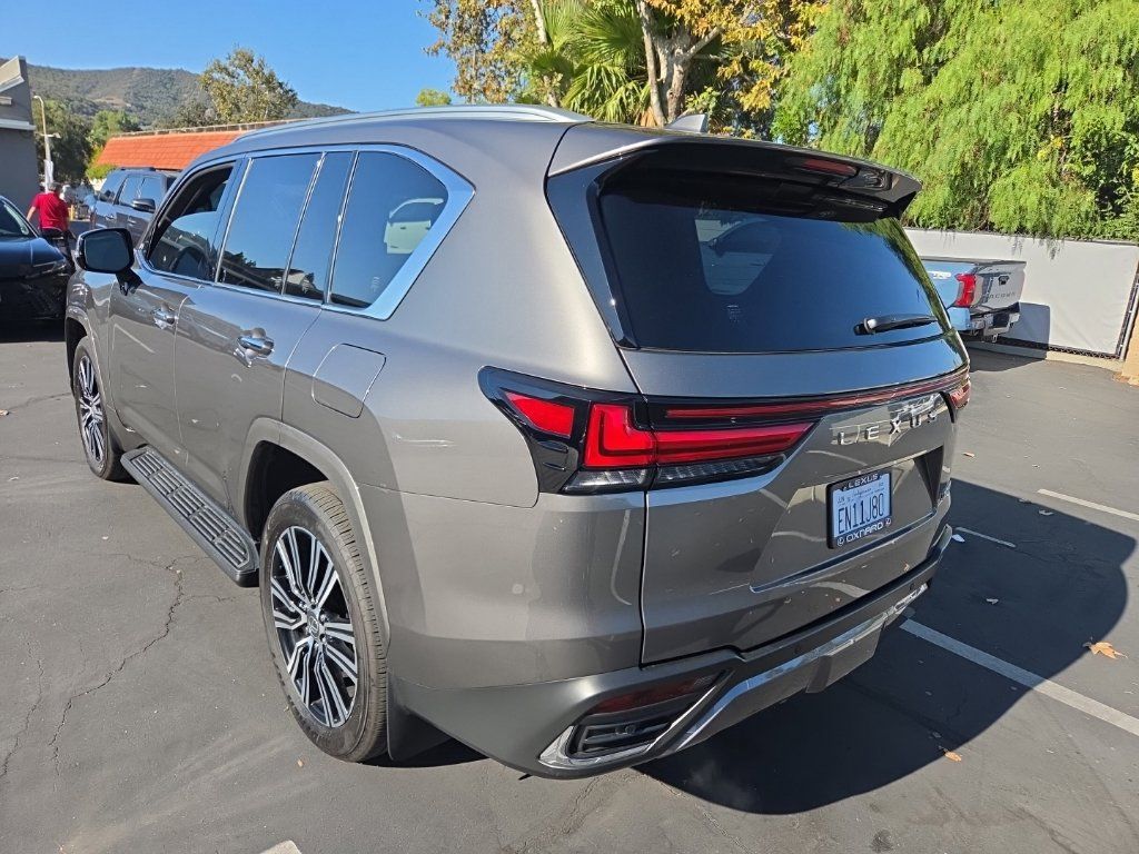 Used 2026 Lexus LX 600 4WD w/ Accessory Package (2T) image 3
