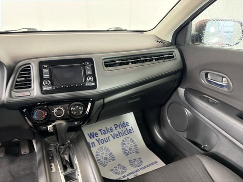 Used 2016 Honda HR-V LX image 4