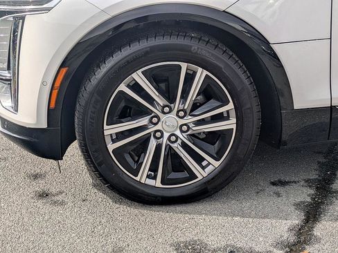 Certified 2025 Cadillac Lyriq Luxury image 10