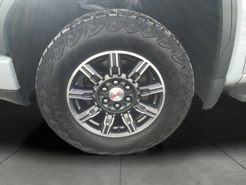 Used 2024 GMC Sierra 1500 AT4 w/ Technology Package image 4