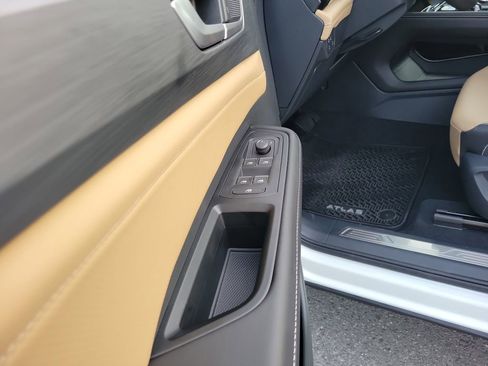 New 2026 Volkswagen Atlas Cross Sport SE FWD image 8