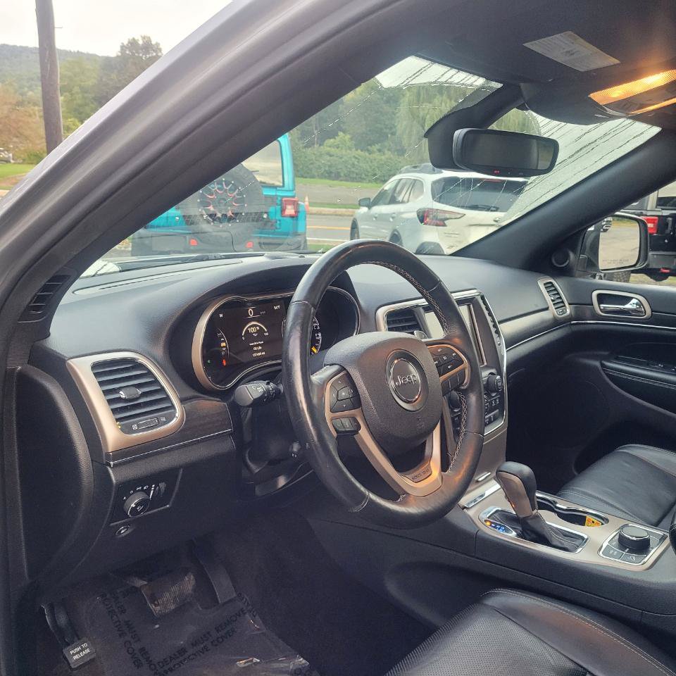 Used 2017 Jeep Grand Cherokee Limited w/ Luxury Group II AWD/4WD image 13