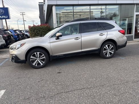 Used 2018 Subaru Outback 3.6R Limited image 9