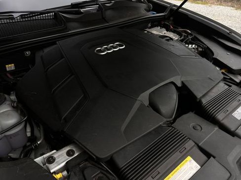 Used 2019 Audi Q8 Premium w/ Convenience Package image 34