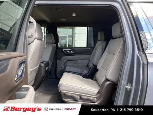 Used 2021 GMC Yukon XL SLT w/ SLT Luxury Package AWD/4WD image 9