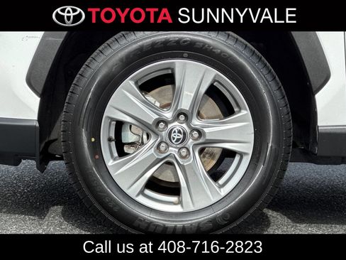 Used 2024 Toyota RAV4 XLE FWD image 12