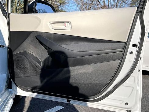 Certified 2025 Toyota Corolla LE image 21