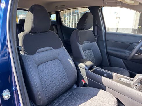 Used 2025 Nissan Kicks SV FWD image 34