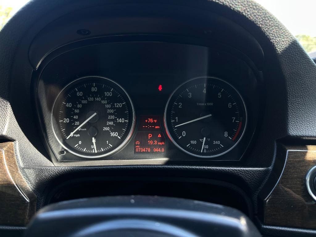 Used 2013 BMW 335i Convertible RWD image 3