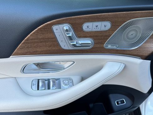 Used 2024 Mercedes-Benz GLS 450 4MATIC image 25