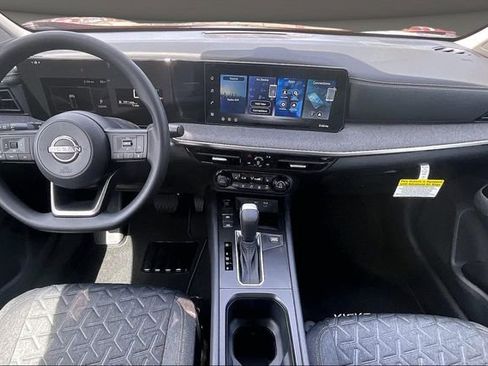 New 2026 Nissan Kicks SV w/ SV Premium Package FWD image 5