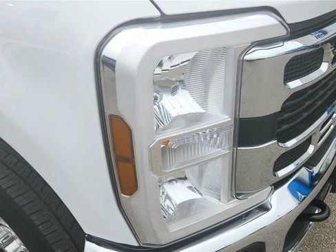 Used 2024 Ford F250 XLT image 3