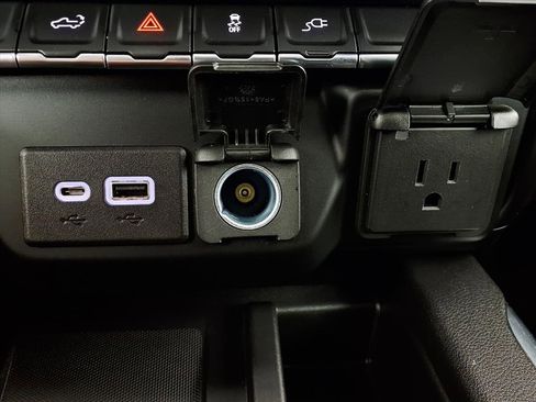 Used 2022 GMC Sierra 1500 SLT image 25