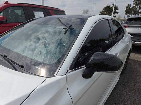 Used 2021 Toyota Camry XSE image 10