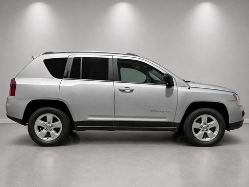 Used 2014 Jeep Compass Sport w/ Power Value Group FWD image 5