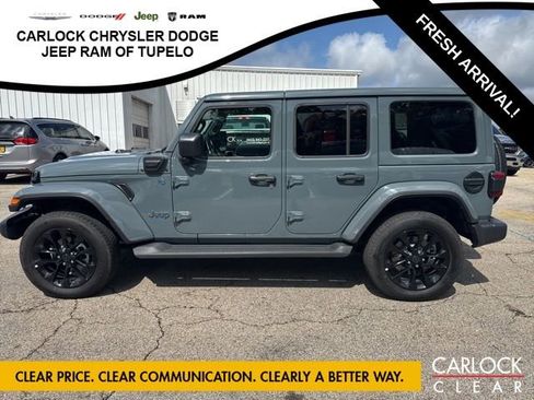 Used 2025 Jeep Wrangler Unlimited Sahara AWD/4WD image 10