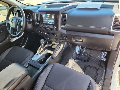 Used 2022 Nissan Frontier SV image 18