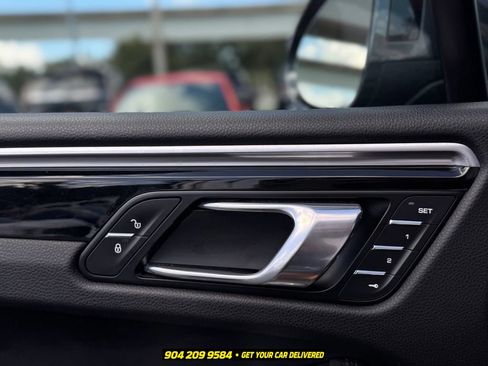 Used 2018 Porsche Macan S w/ Premium Package Plus AWD/4WD image 13