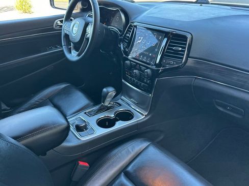 Used 2019 Jeep Grand Cherokee Limited image 13
