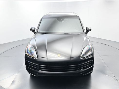 Used 2022 Porsche Cayenne Platinum Edition image 45
