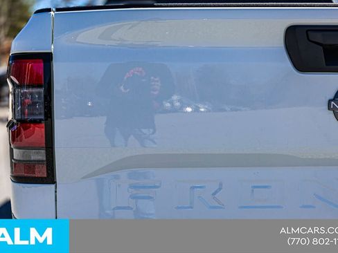 Certified 2025 Nissan Frontier SV RWD image 14