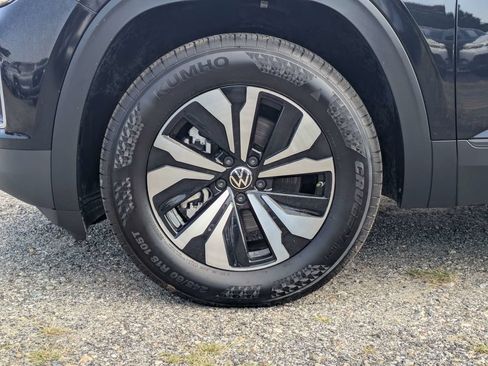 Used 2025 Volkswagen Atlas SE FWD image 10