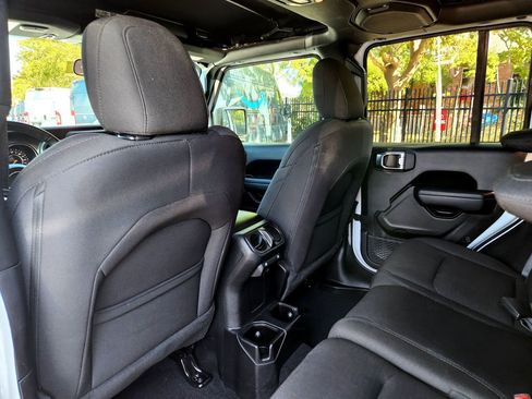 Used 2023 Jeep Wrangler Willys image 15
