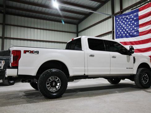 Used 2019 Ford F250 Platinum w/ Platinum Ultimate Package image 12