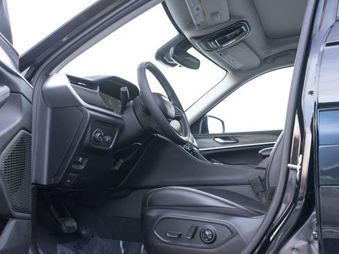 Used 2024 Jeep Grand Cherokee Limited w/ Black Appearance Package image 13