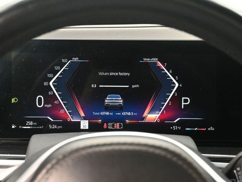 Used 2024 BMW X6 xDrive40i w/ Premium Package image 11