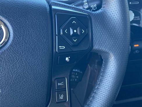 Certified 2020 Toyota 4Runner TRD Off-Road image 25