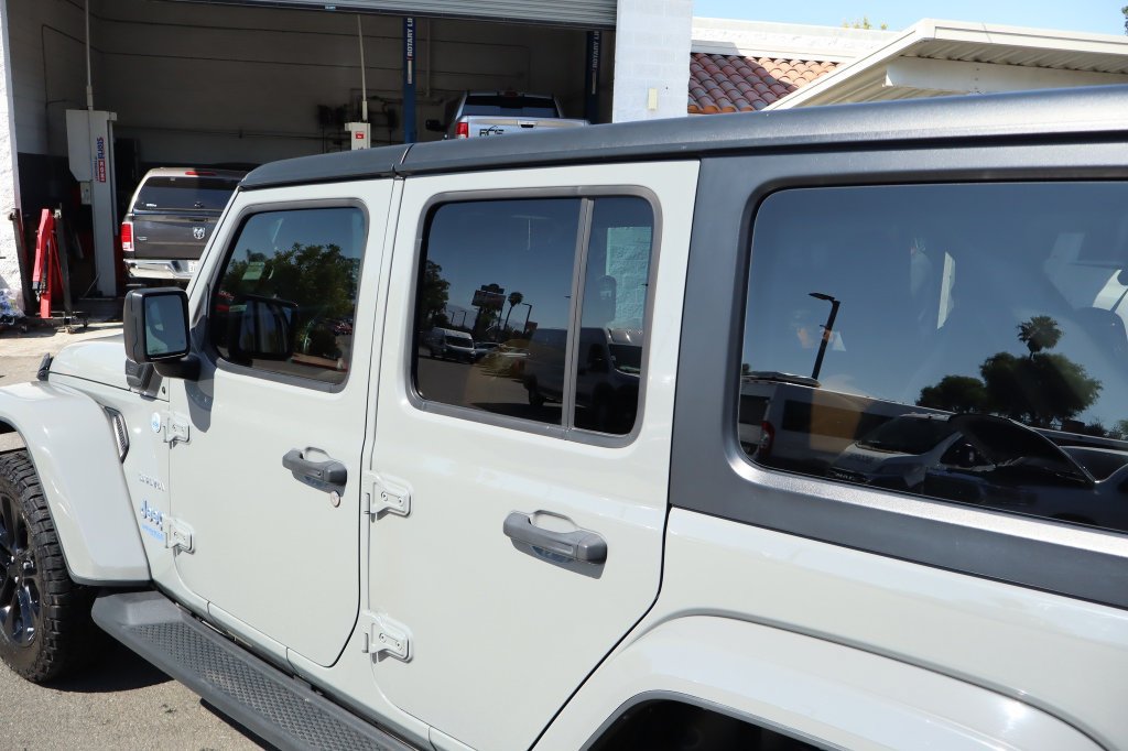 Used 2022 Jeep Wrangler Unlimited Sahara w/ Cold Weather Group AWD/4WD image 16