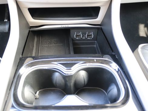 Used 2023 Chrysler Pacifica Limited image 20